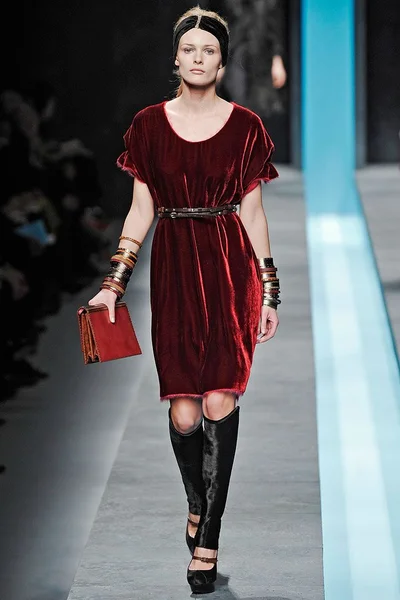 Look 28